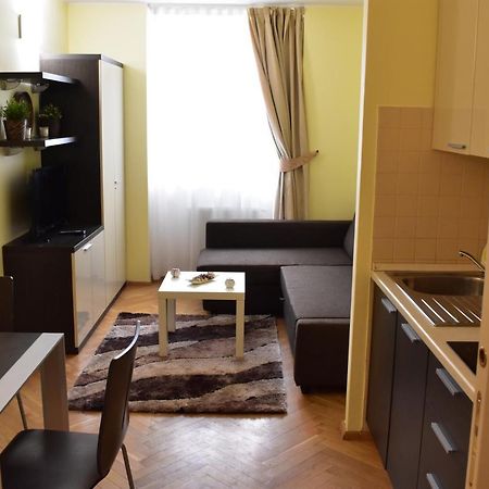 Apartment Vikroria - Hálkova 5 Praga Exterior foto