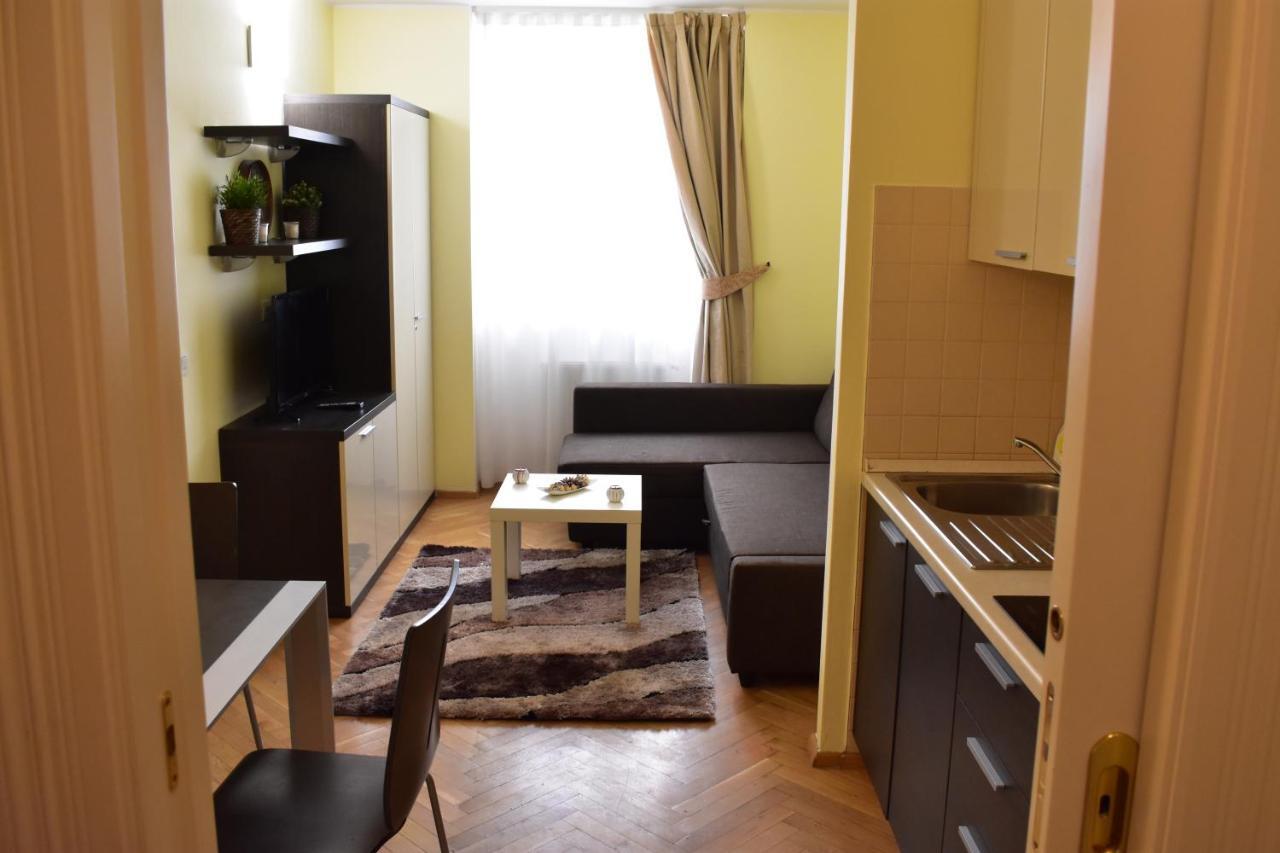 Apartment Vikroria - Hálkova 5 Praga Exterior foto