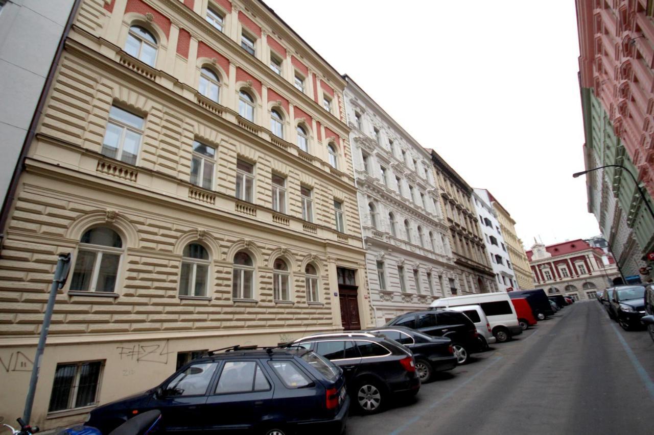 Apartment Vikroria - Hálkova 5 Praga Exterior foto